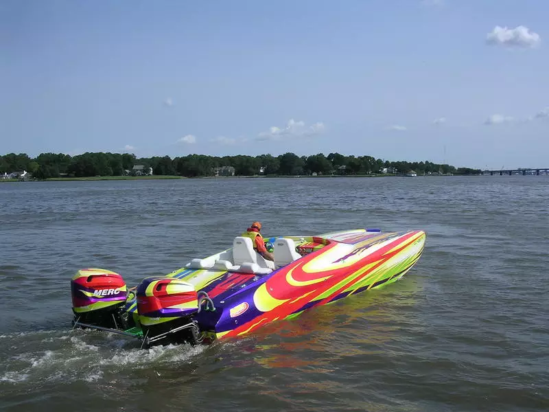 AMT powerboat